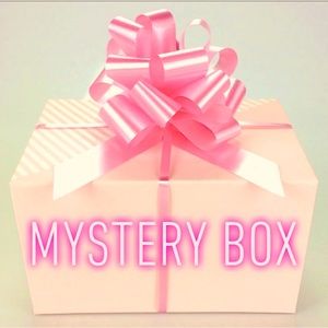 Mystery bundle box #7 women’s size extra large